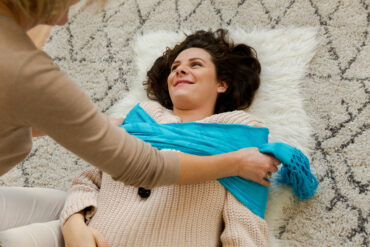 Soin "Cocoon Rebozo" (bercement du corps et serrage de bassin)